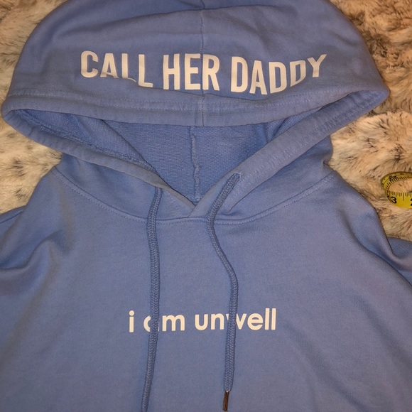 CALL HER DADDY- I AM UNWELL CROPPED HOODIE - Picture 6 of 7